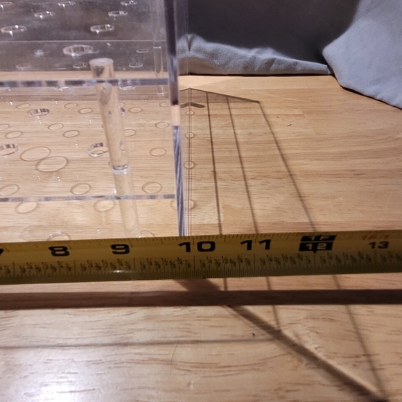 Clear Acrylic Square Flower Box Vase - 20 holes - Picture 4 of 5